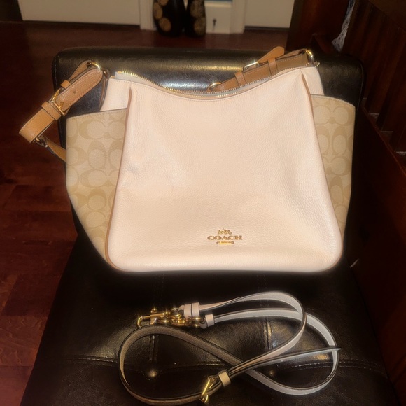 Amazing Coach Shoulder bag! - Picture 2 of 9